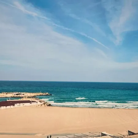The Pearl By The Sea * אפורי נורד